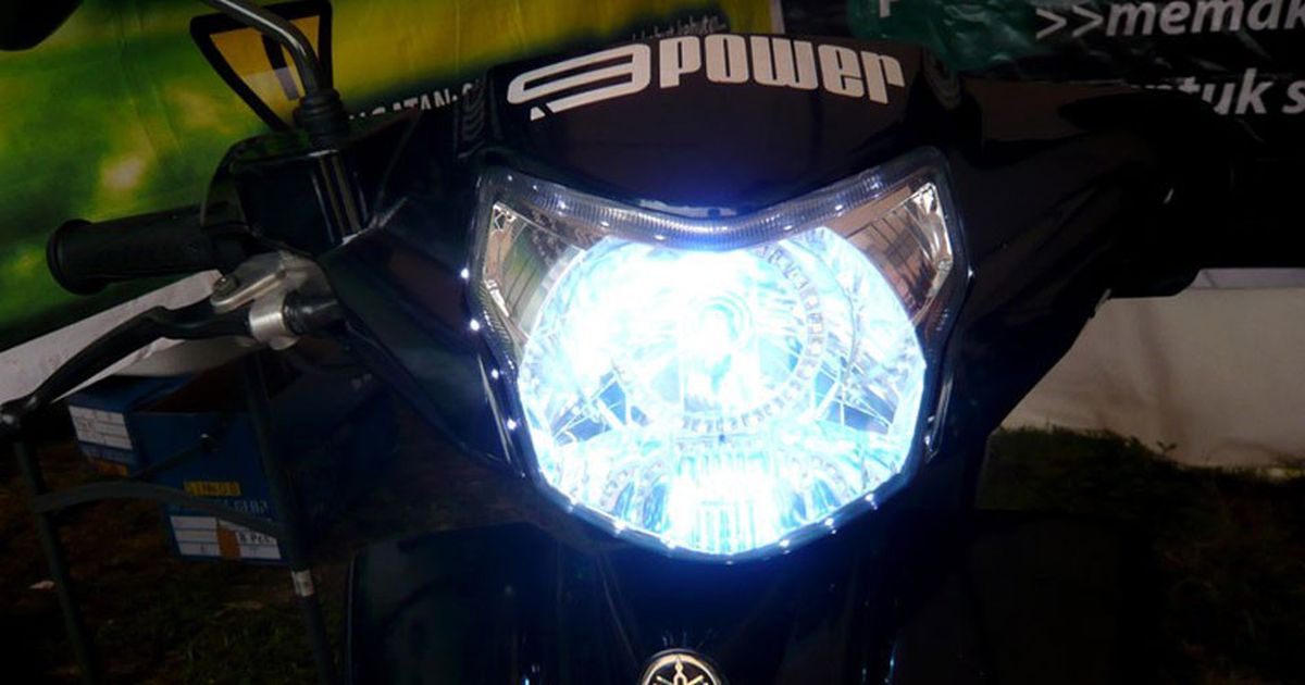 Cara Mudah Membuat Mika Lampu Motor Kembali Berkilau