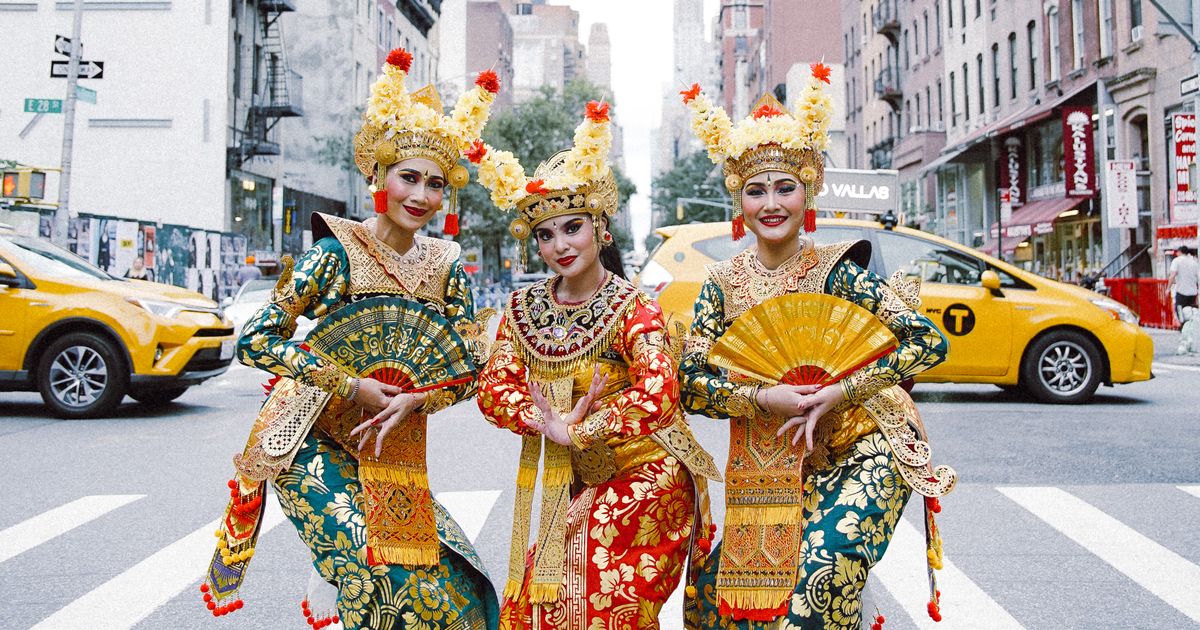 Momen Kembalikan Baliku Pukau Warga New York, Tampilkan Legong Kraton