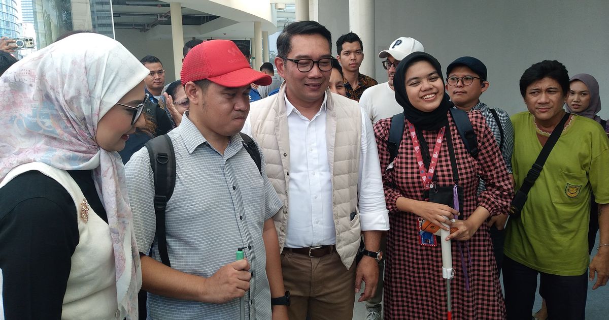 Ridwan Kamil Dicurhati Kelompok Disabilitas saat Jajal TransJakarta, Banyak Belum Dapat Kartu Subsidi