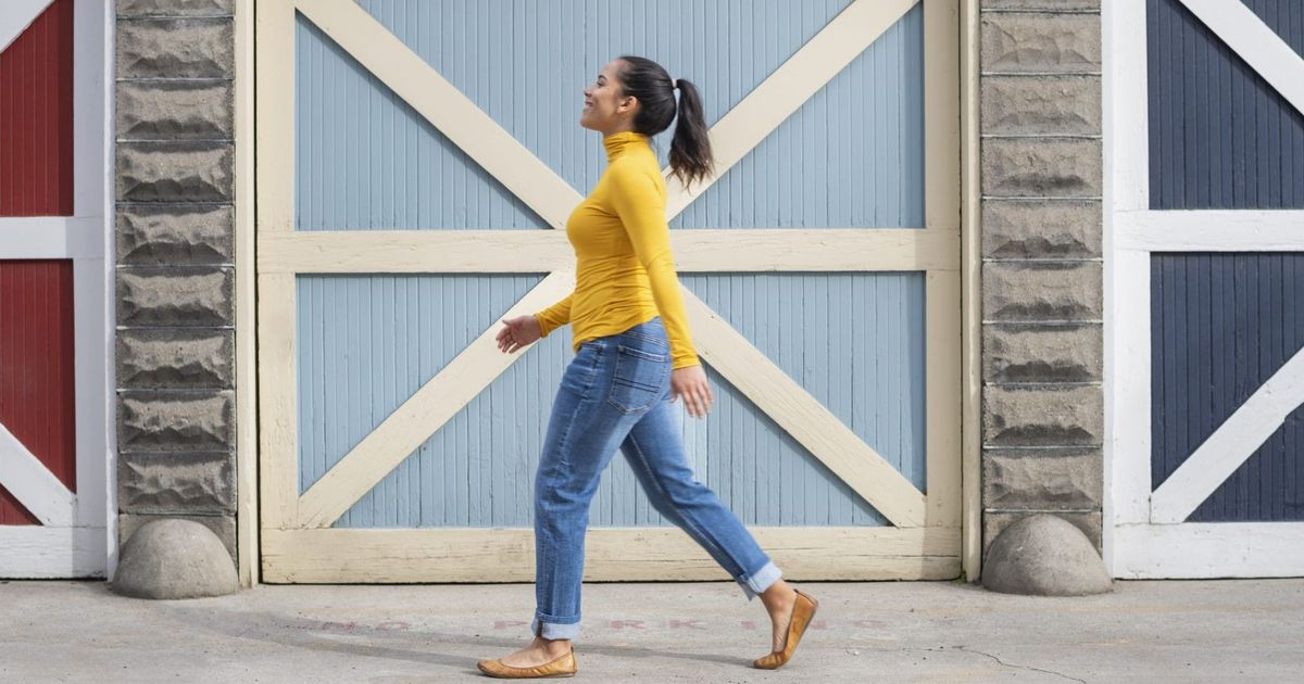 Mengenal Silent Walking, Jalan Kaki yang Diklaim dapat Menjaga Kesehatan Mental