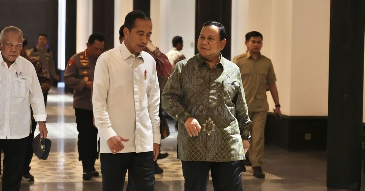 Prabowo Terkejut Ibu Iriana Nimbrung Foto Bareng, Spontan Keluar Kata-kata Ini