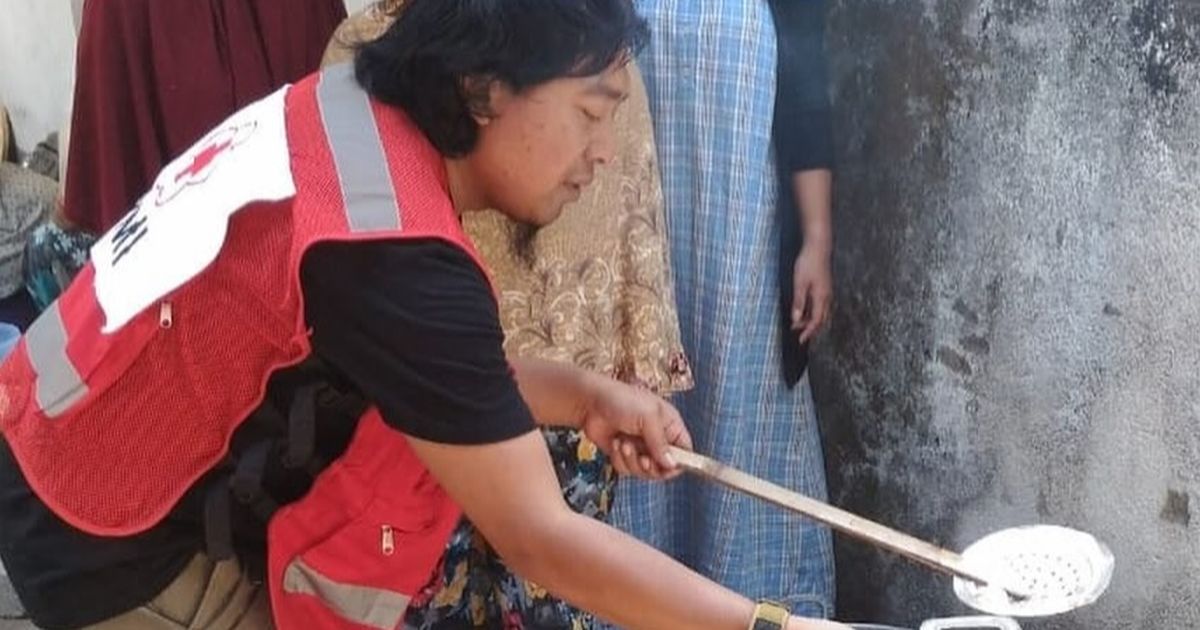 Ucapan Nyeleneh Komeng saat Menggoreng Tempe soal Politik Bikin Salfok