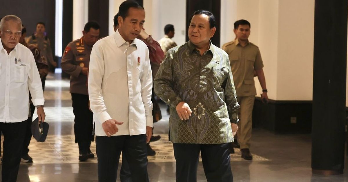 VIDEO: Kata-Kata Spontan Prabowo Terkejut Ibu Iriana Nimbrung Ikut Foto Bareng di IKN