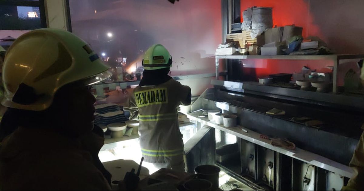 Restoran Jepang di Jaksel Terbakar, Api Pertama Kali Muncul dari Dapur