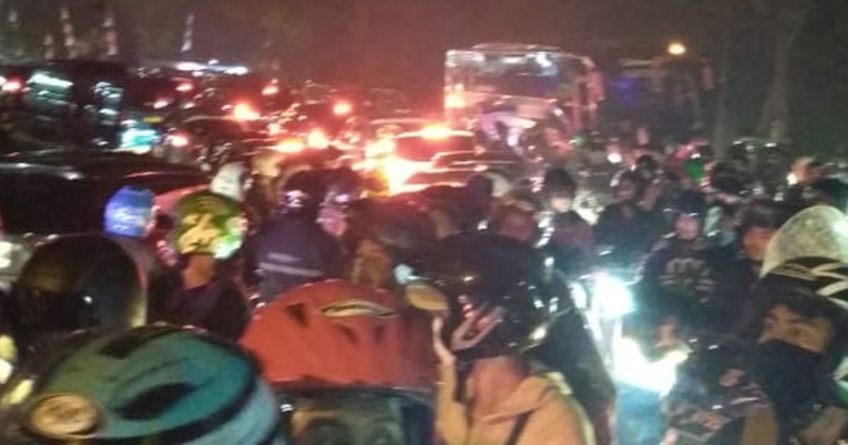 Macet Belasan Jam, 487.799 Kendaraan Keluar-Masuk Jalur Puncak Selama Libur Panjang Maulid Nabi Muhammad