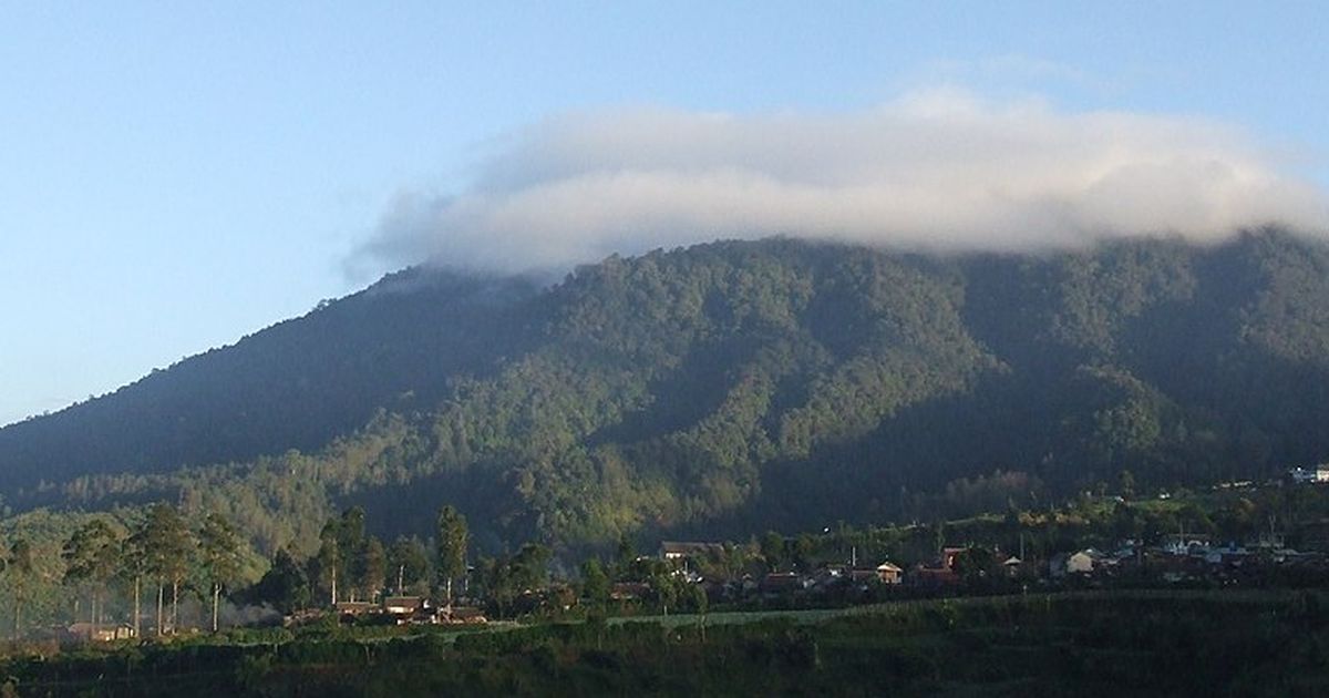 Riwayat Gunung Burangrang, Tercipta dari Letusan Gunung Purba Bandung hingga Mitos Segitiga Misterius