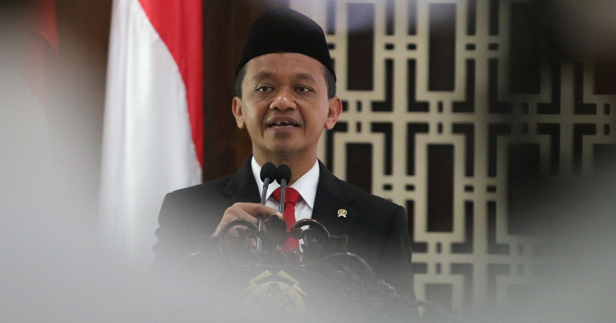 Menteri Bahlil Sentil Bos PLN Lamban Kembangkan EBT