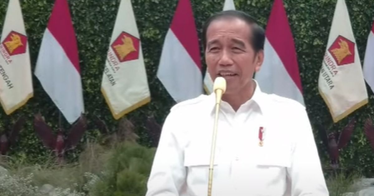 Senyum Canggung Jokowi Panggil Gibran Sebagai Wapres Terpilih di Rapimnas Gerindra