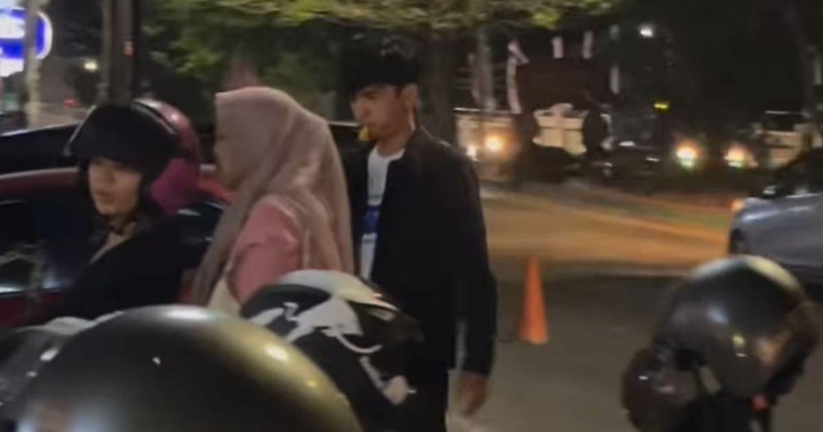 Lama Tak Terdengar Kabarnya, ini Potret Terbaru Dimas Ahmad jadi Tukang Parkir: Apa Aja yang Penting Halal