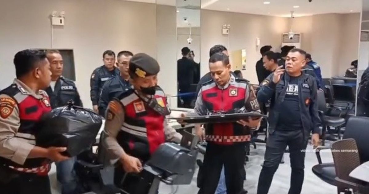 Gerebek Judi Kasino Kedok Hiburan Karaoke di Semarang, Polisi Sita Bukti Uang Rp 1,25 Miliar