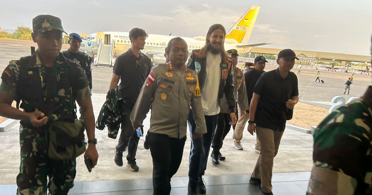 Pilot Susi Air Kapten Philip Mark Mehrtens Transit di Bandara Sultan Hasanuddin Sebelum Bertolak ke Jakarta