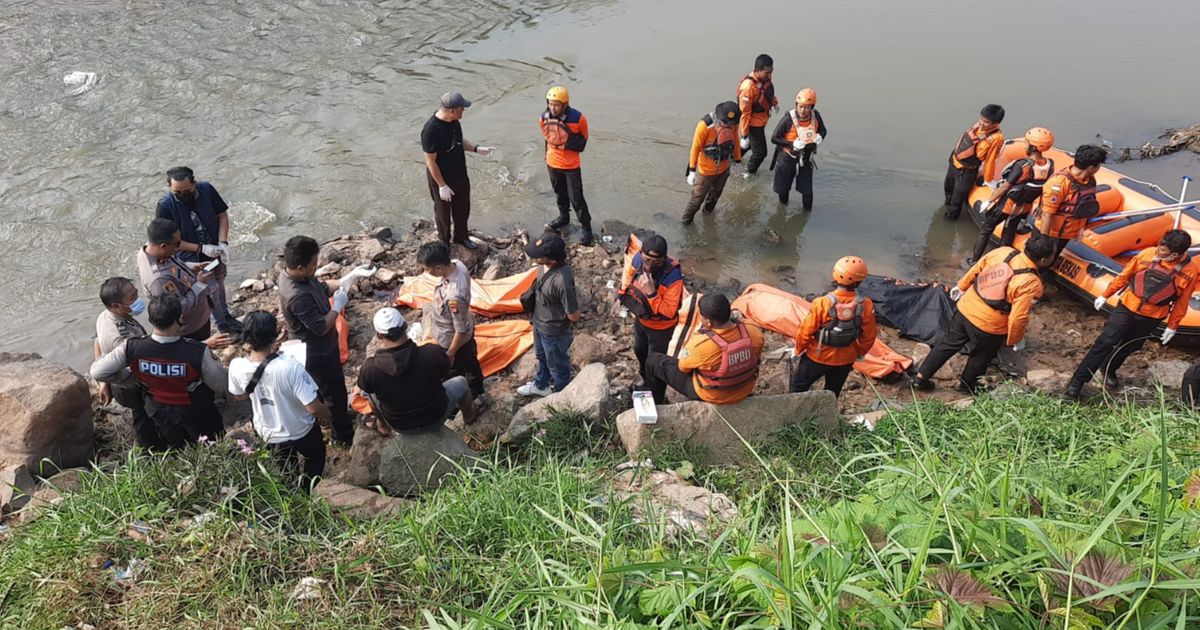 7 Mayat Mengambang di Kali Bekasi Berjenis Kelamin Laki-laki Usia Belasan Tahun