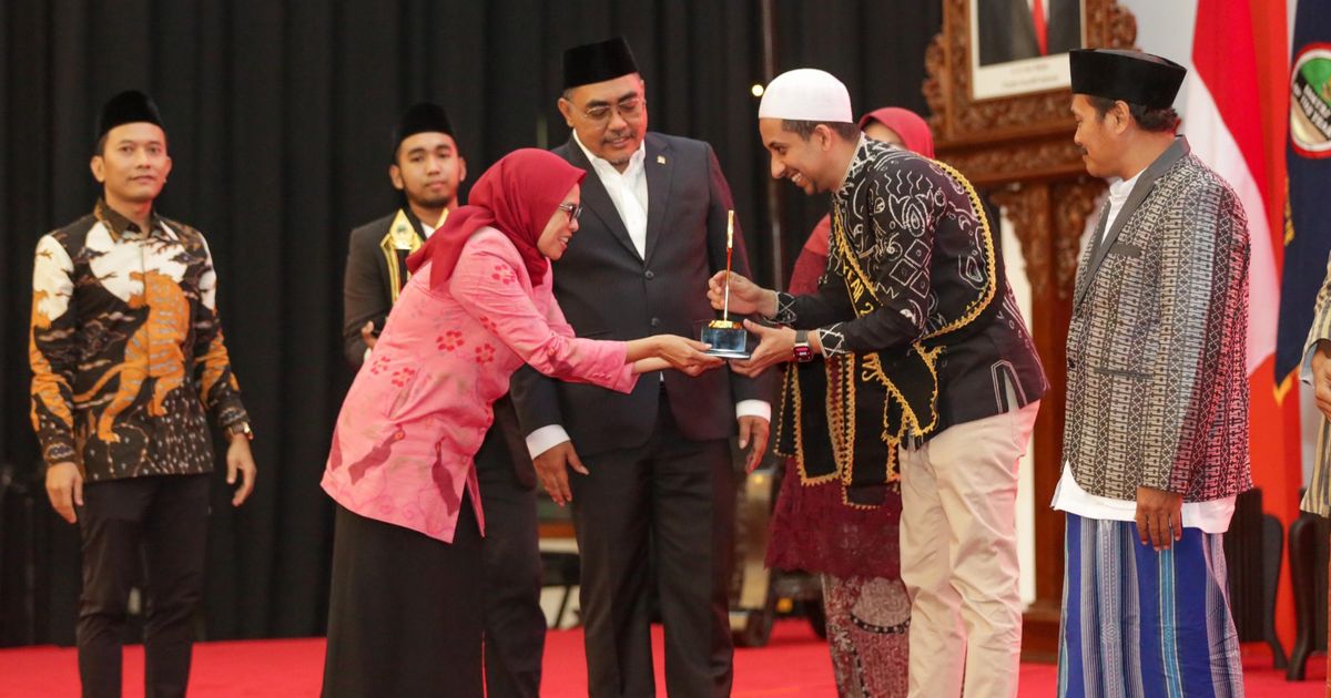 Deretan Santri dan Pesantren Inspiratif Peraih Penghargaan Santri of The Year 2024