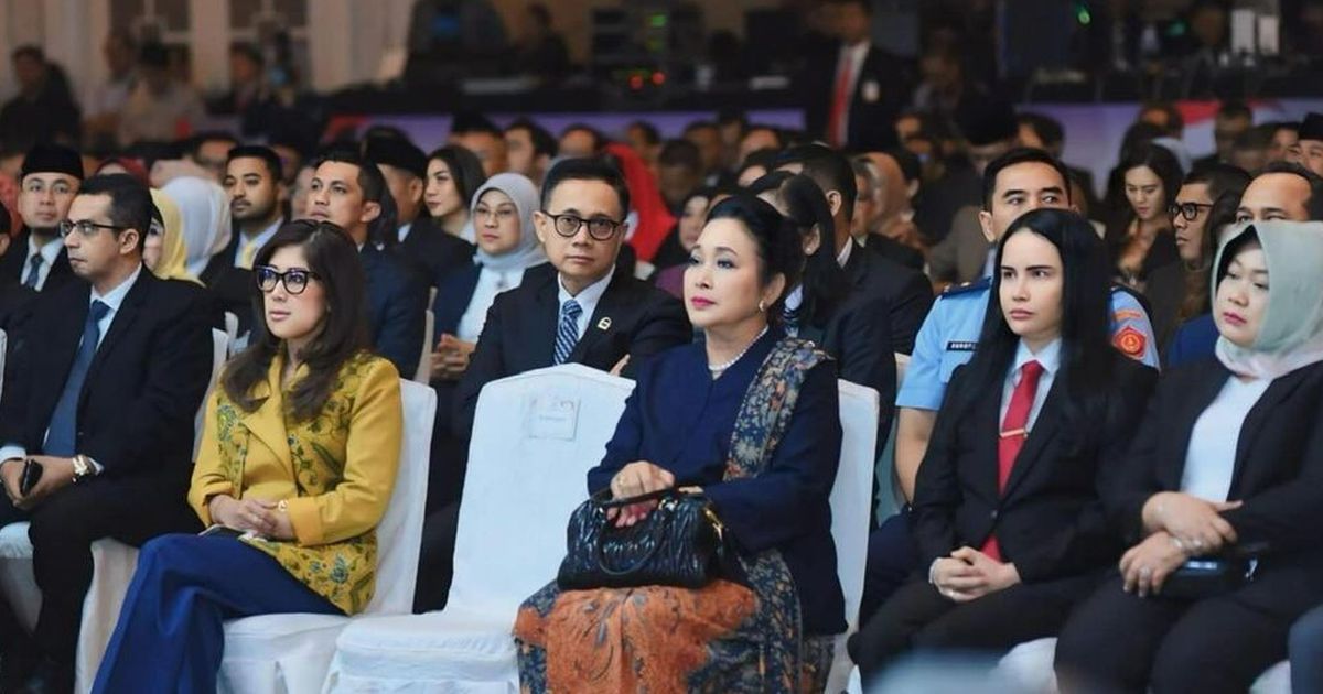 Potret 2 Politisi Perempuan Anak Cucu Soekarno & Soeharto Bertemu Akrab, Sampai Pelukan Erat Bak Kakak Adik