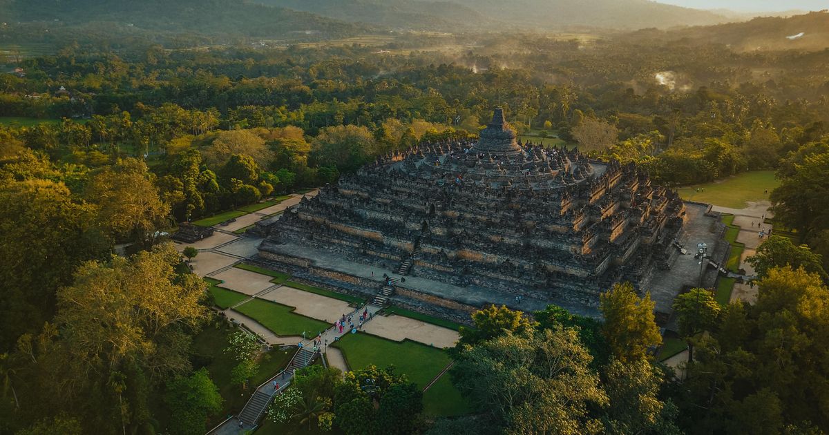 Jokowi Teken Perpres Tata Kelola Candi Borobudur, Apa Saja Isi Aturannya?