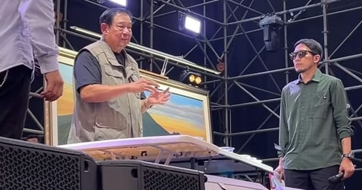 Keseruan Obrolan Vincent-Desta Temani SBY Melukis di Pestapora Hasil Karyanya Menakjubkan Tentang Gunung & Senja