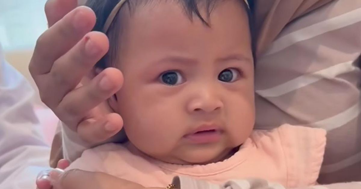 Potret Baby Lily Anak Angkat Nagita Slavina Anteng Disuntik, Netizen 'Apa yang Perlu Aku Tangisi'