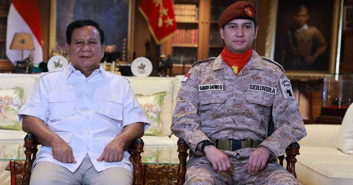 Ganteng dan Gagah, Potret Budi Djiwandono Keponakan Prabowo Berseragam Loreng dan Baret Merah