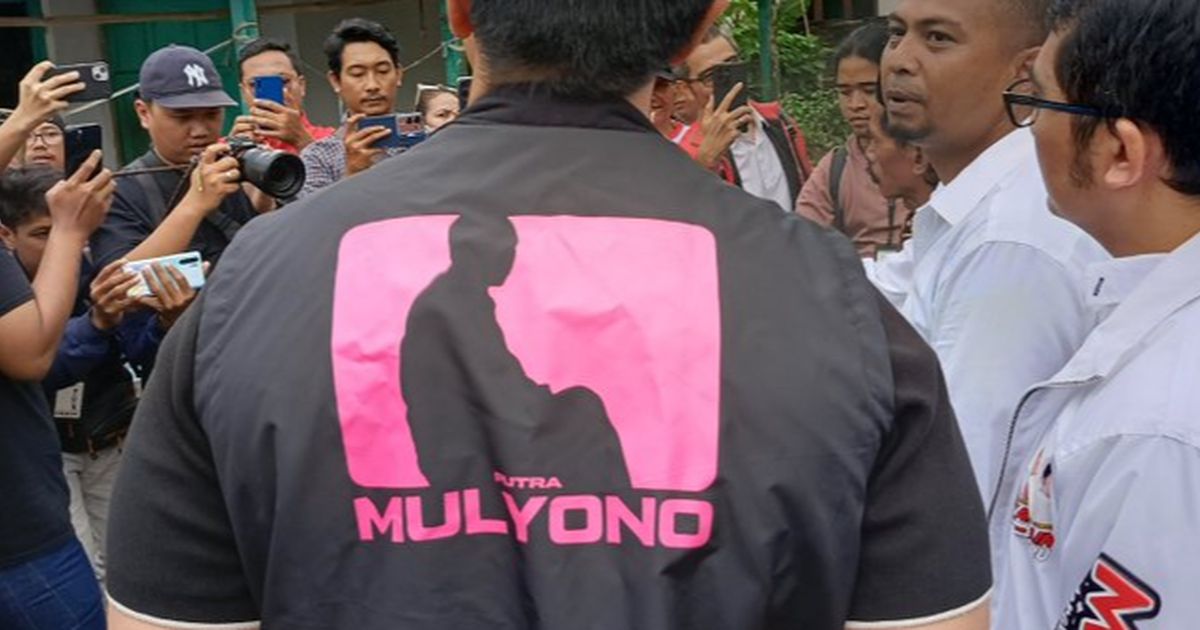 PDIP Pertanyakan Maksud Kaesang Pakai Jaket Putra Mulyono