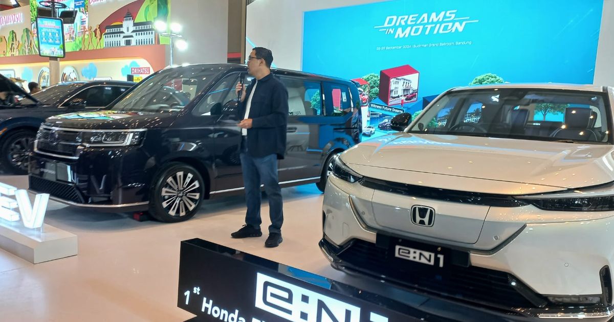 Honda Stepwgn e:HEV dan e:N1 Memperkenalkan Diri untuk Pertama Kalinya di GIIAS Bandung 2024.