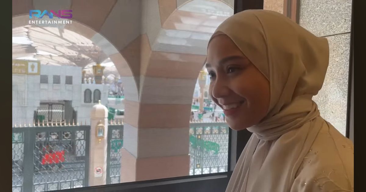 Bahagianya Nagita Slavina Ajak Sus Rini Umrah Pertama Kali: Cie Sus Udah Sampai Nabawi