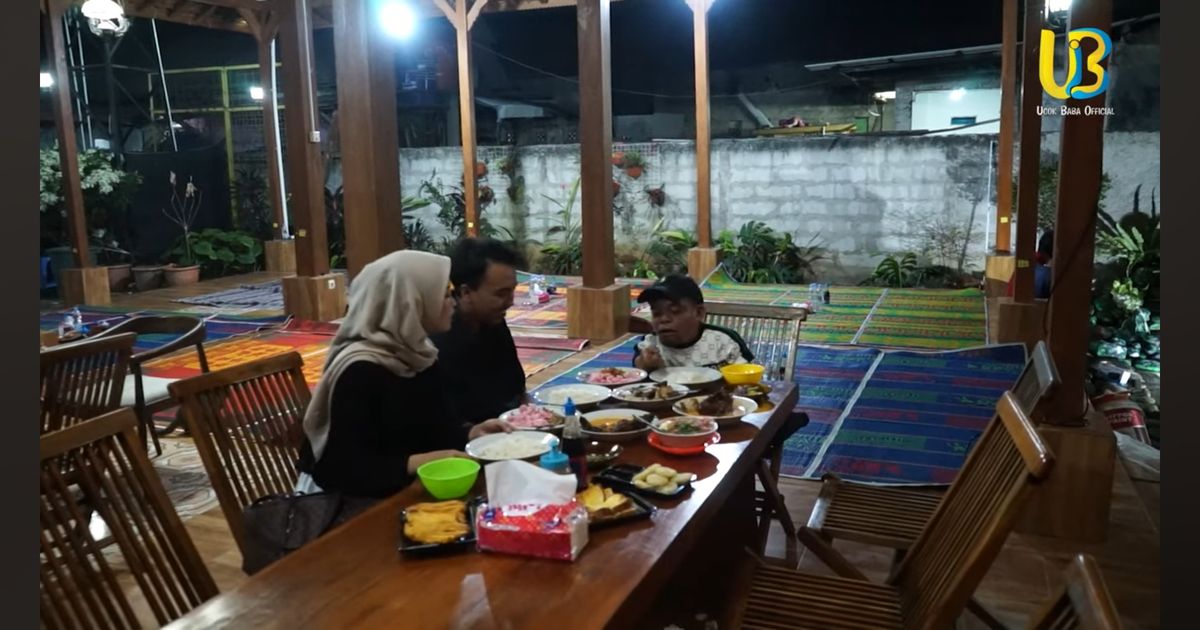 Ucok Baba Bawa Calon Mantu Makan Khas Mandailing 'Ini Sayur Pucuk Rotan'