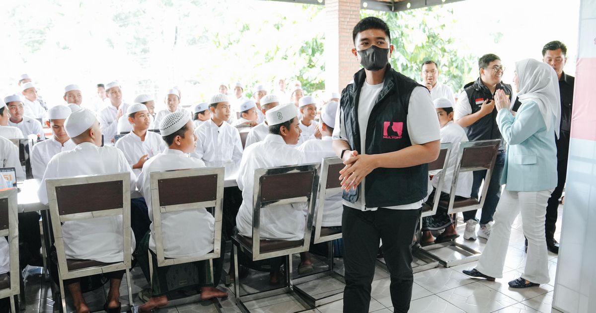 Hangatkan Suasana, Kaesang Bermain Kuis Bareng Anak di Panti Yatim