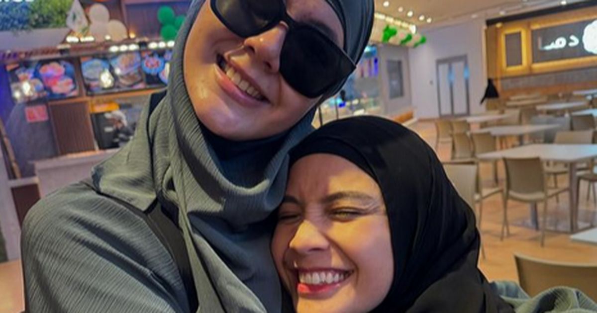 Potret Pertemuan Nagita Slavina & Paula Verhoeven saat Umrah, Disebut Panutan Hingga Bidadari Surga