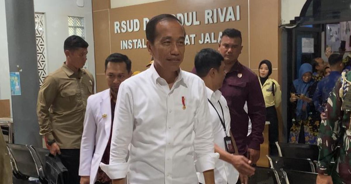 Tinjau RSUD Abdul Rivai, Jokowi Janji Bakal Minta Prabowo Siapkan Anggaran Bangun RS