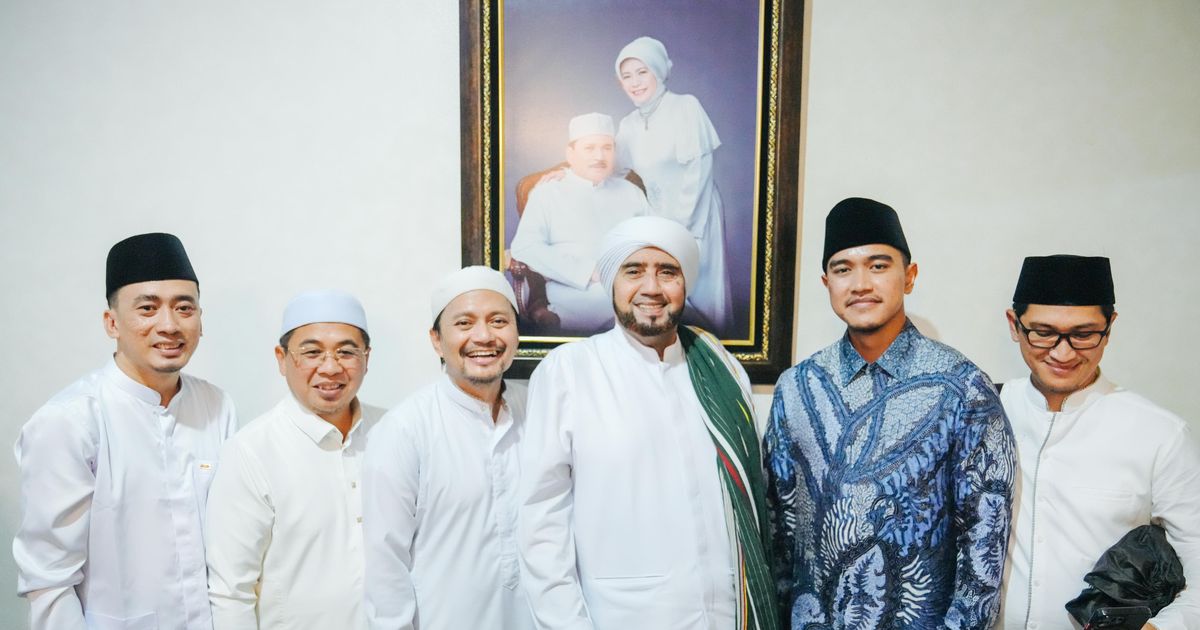 Kaesang Hadiri Maulid Nabi Muhammad di Banjarmasin