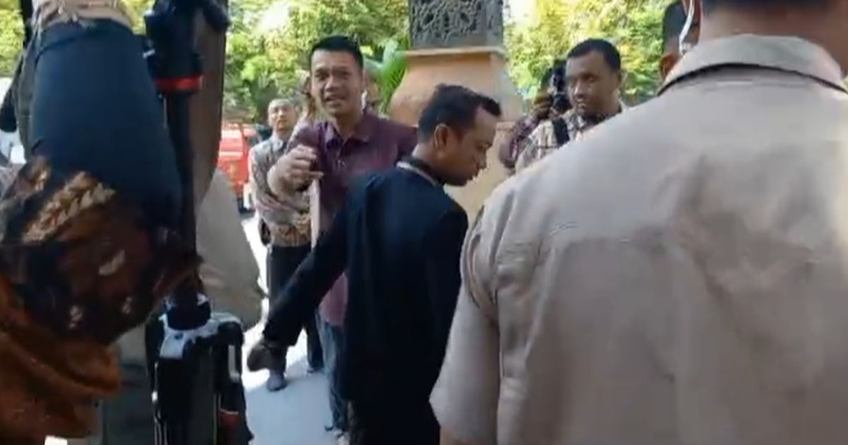 Pemprov Jateng Minta Maaf Ulah Ajudan Pj Gubernur Nana Sudjana Tarik Kaki Wartawan Hingga Terjatuh