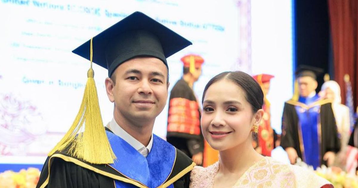 Potret Raffi Ahmad Terima Gelar Doktor Kehormatan dari Universitas di Thailand