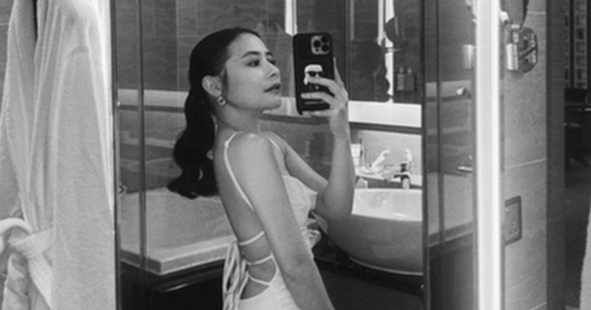 Prilly Latuconsina Pose Pakai Backless Dress di Kamar Mandi, Cantik Elegan & Body Goals Buat Iri