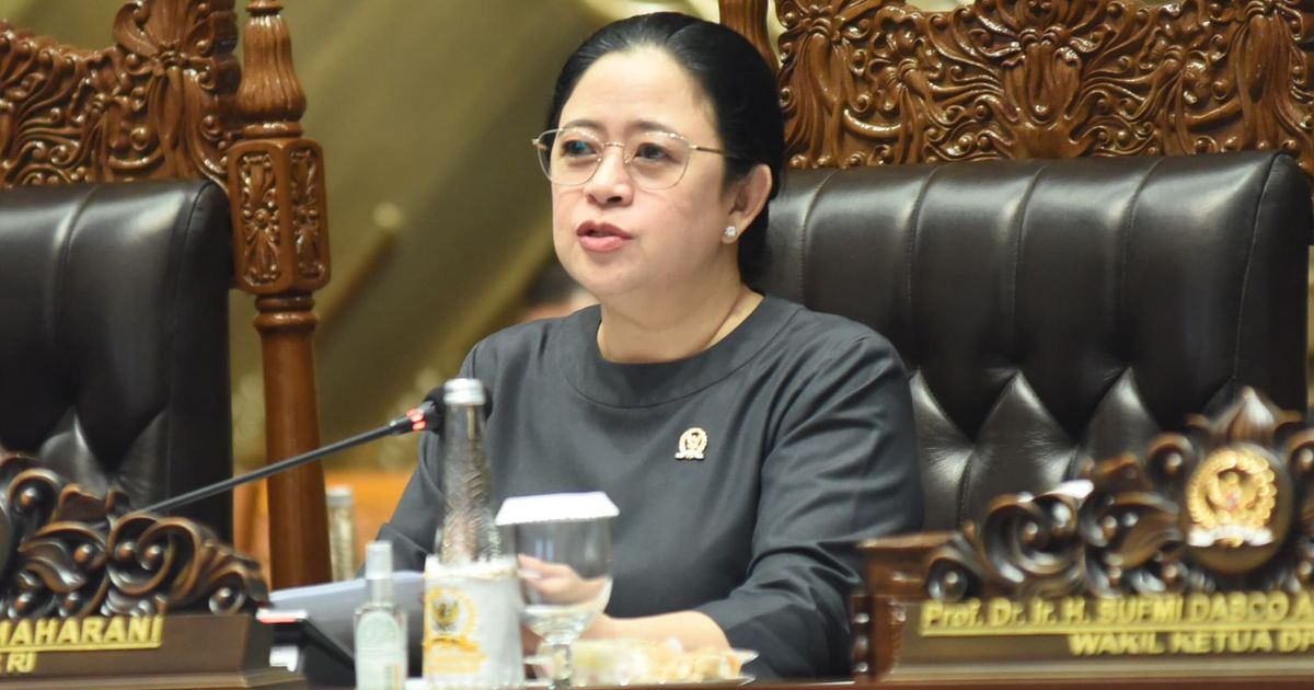 Usap Air Mata, Puan Maharani Menangis saat Minta Maaf di Paripurna DPR Terakhir