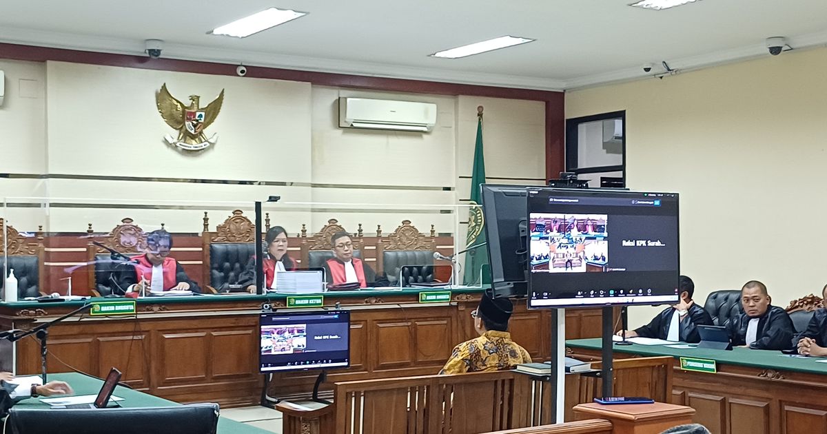 Kasus Pemotongan Insentif Pajak Pegawai: Eks Bupati Sidoarjo Didakwa Terima Rp1,46 M & Tak Ajukan Eksepsi