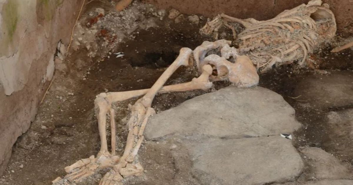 Arkeolog Temukan Dua Kerangka Perempuan dan Seorang Anak di Pompeii, Bersembunyi di Dalam Toko Kue Saat Gunung Meletus 1.945 Tahun Lalu