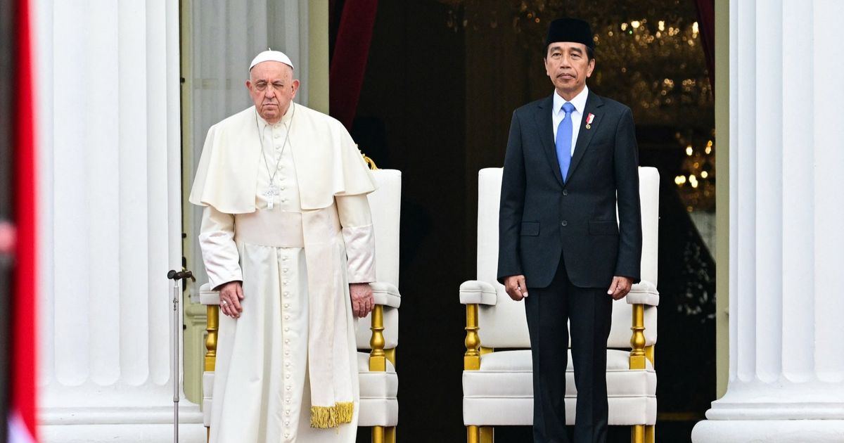 Jokowi ke Paus Fransiskus: Terima Kasih Bapa Suci Sudah Kunjungi Indonesia