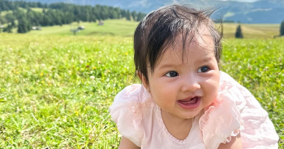 Lucu! Potret Baby Launa Anak Sabrina Anggraini & Belva Devara saat Liburan di Italia, Ekspresinya di Depan Kamera Gemesin Banget