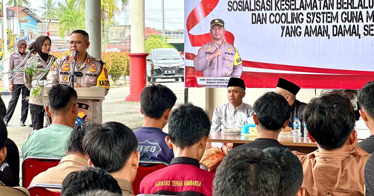 Sasar Pemilih Pemula, Kapolres Rohul Sosialisasikan Pilkada Damai dan Safety Riding