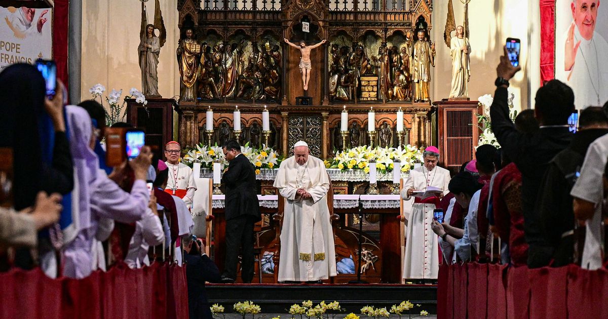 Paus Fransiskus Jabarkan Makna Arsitektur Gereja Katedral Jakarta