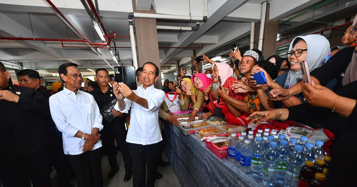 Jokowi di Depan Warga: Saya Mohon Pamit dan Mohon Maaf, Pangapunten Kalau Ada Hal yang Kurang Berkenan