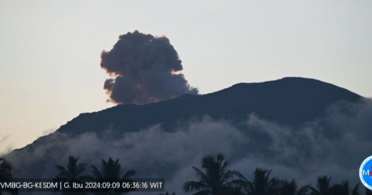 Gunung Ibu Erupsi Tiga Kali, Warga Diimbau Tak Beraktivitas dalam Radius 4 Km dari Kawah