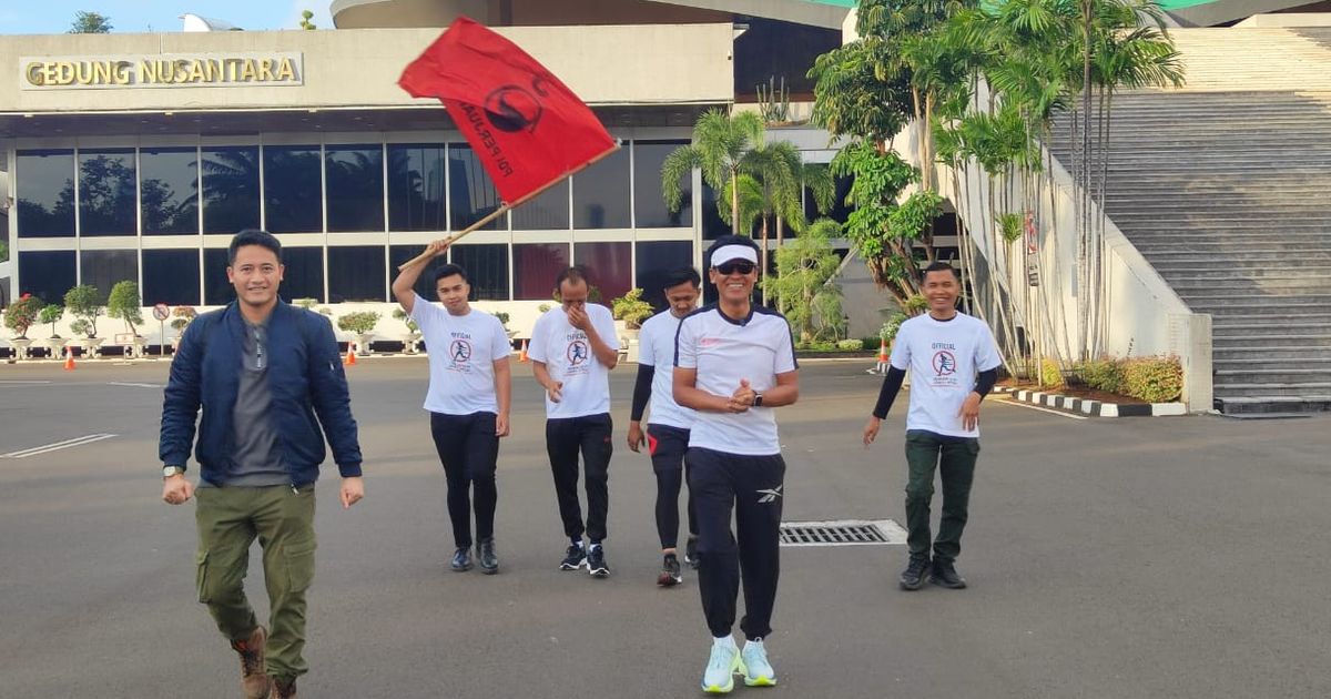 Tunaikan Nazar, Anggota DPR dari PDIP Jalan Kaki dari  Senayan ke Boyolali