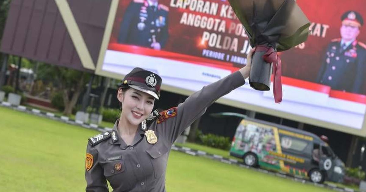 Cantik Bak Idol Kpop, Potret Eby Veronica Polwan Viral yang Ramai Jadi Perbincangan