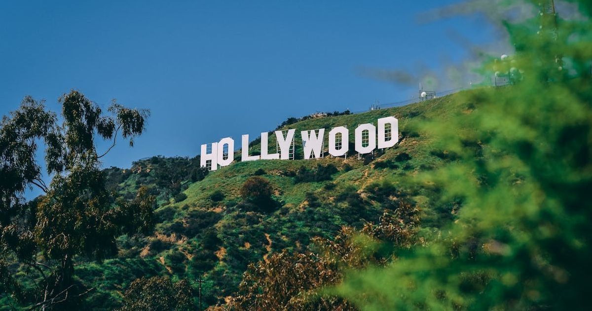 Kebakaran Hutan Los Angeles Sangat Luas, Benarkah Hollywood Sign Ikonis Ikut Terbakar?