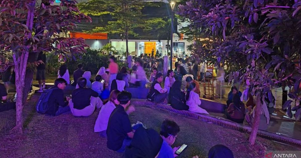 Heboh Warga 'Ngonten' di Taman Literasi Harus Izin Pemuda Pancasila, Ini Reaksi Satpol PP Jakarta