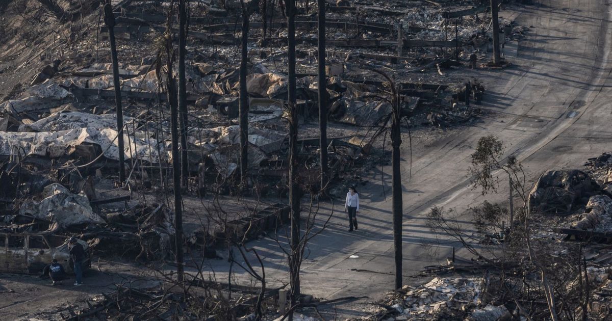 FOTO: Penampakan Los Angeles Luluh Lantak Bak Medan Perang Akibat Kebakaran Dahsyat, Disebut Karma Dukung Genosida di Gaza