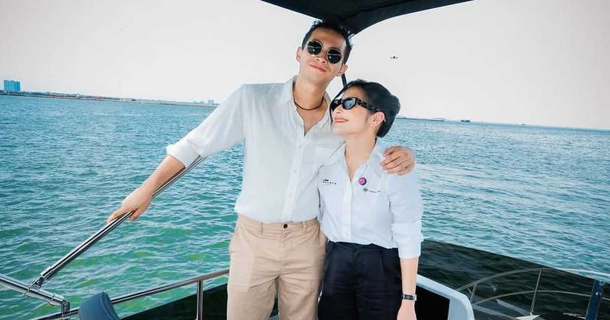 Dari Hobi Jadi Cuan, Potret Prilly Latuconsina di Grand Launching Yatch - Sudah Terang-terangan Gandeng Omara Esteghlal