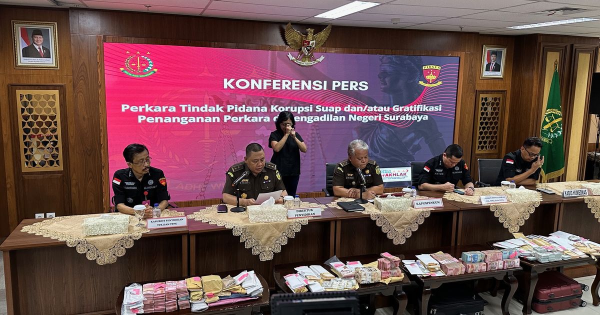 Kejagung Geledah Rumah Mantan Ketua PN Surabaya, Temukan Uang Rp21 M Diduga Terkait Kasus Ronald Tannur