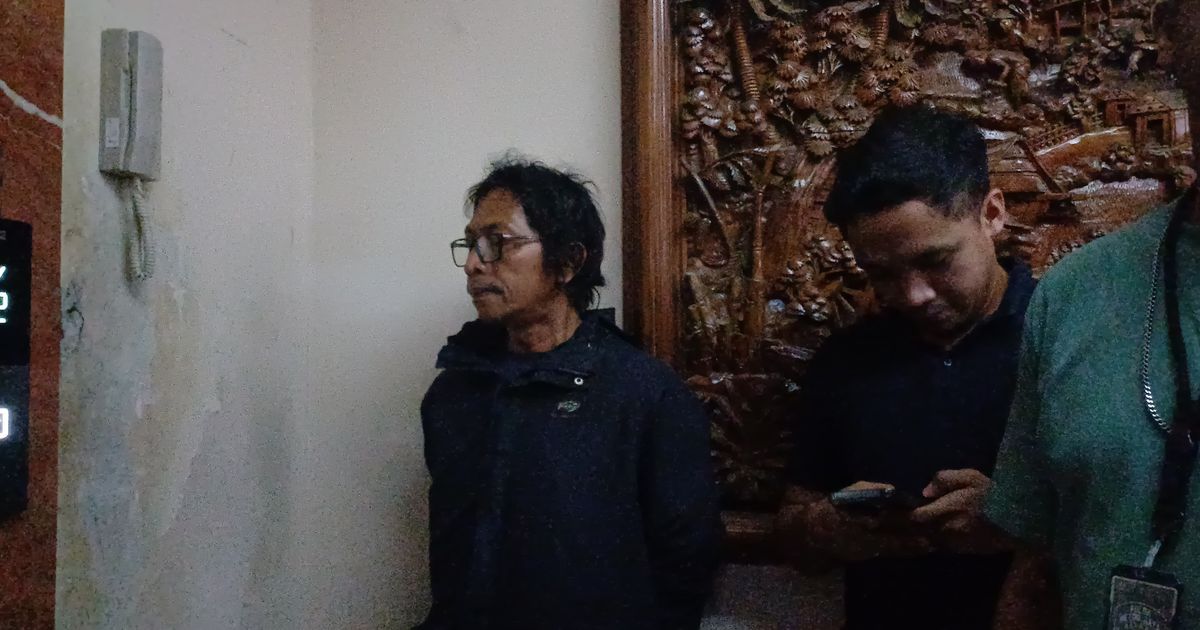 Potret Nanang Gimbal Pembunuh Aktor Sandy Permana Digelandang ke Polda Metro Jaya, Berjaket dan Tangan Diborgol